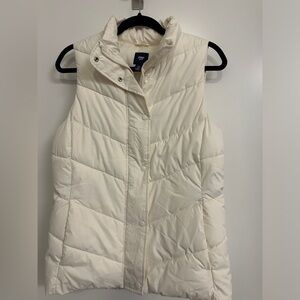 Gap puffer vest in white